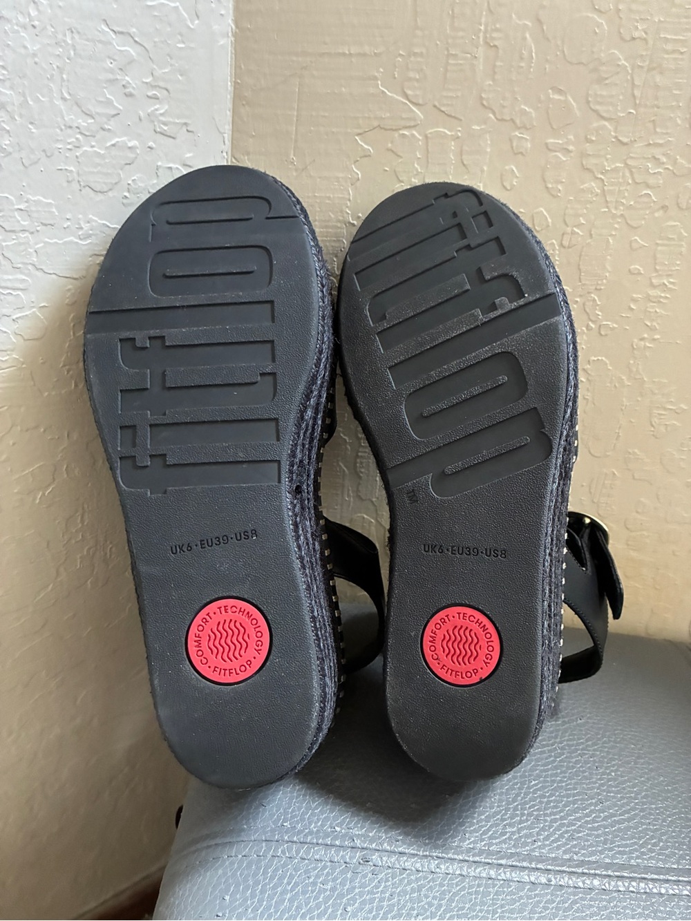 FitFlop Eloise Espadrille wedge sandals in black leather. - Picture 6 of 8
